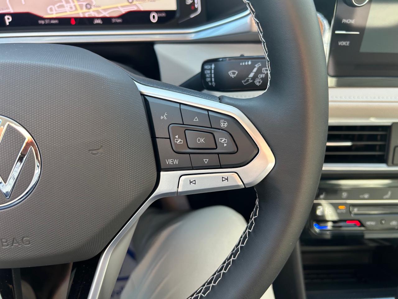 2025 Volkswagen Taos Highline 4dr All-Wheel Drive 4MOTION Photo