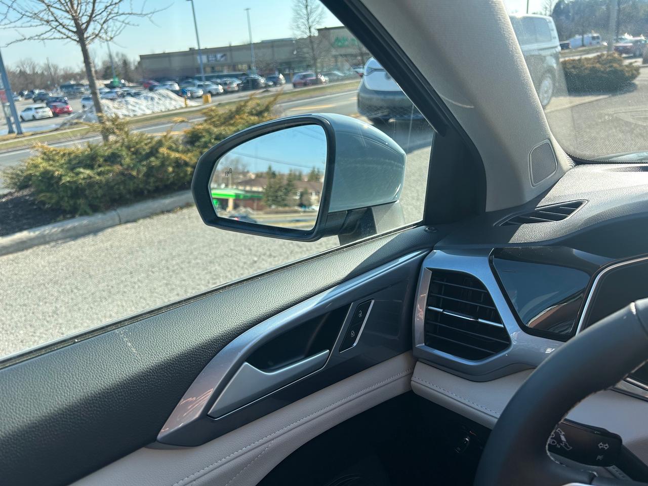 2025 Volkswagen Taos Highline 4dr All-Wheel Drive 4MOTION Photo