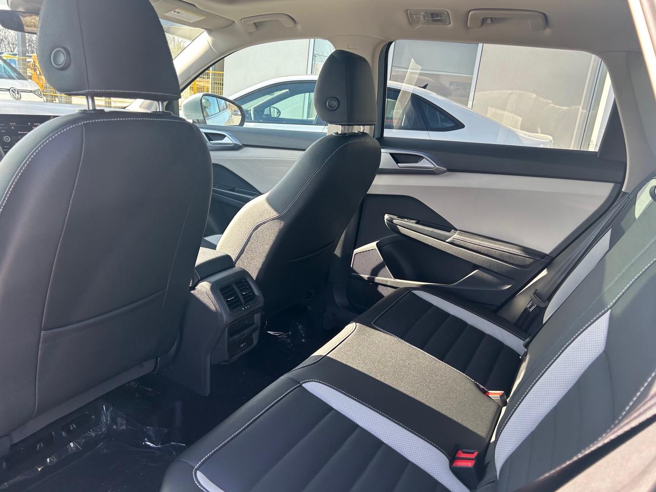 2025 Volkswagen Taos Highline 4dr All-Wheel Drive 4MOTION Photo