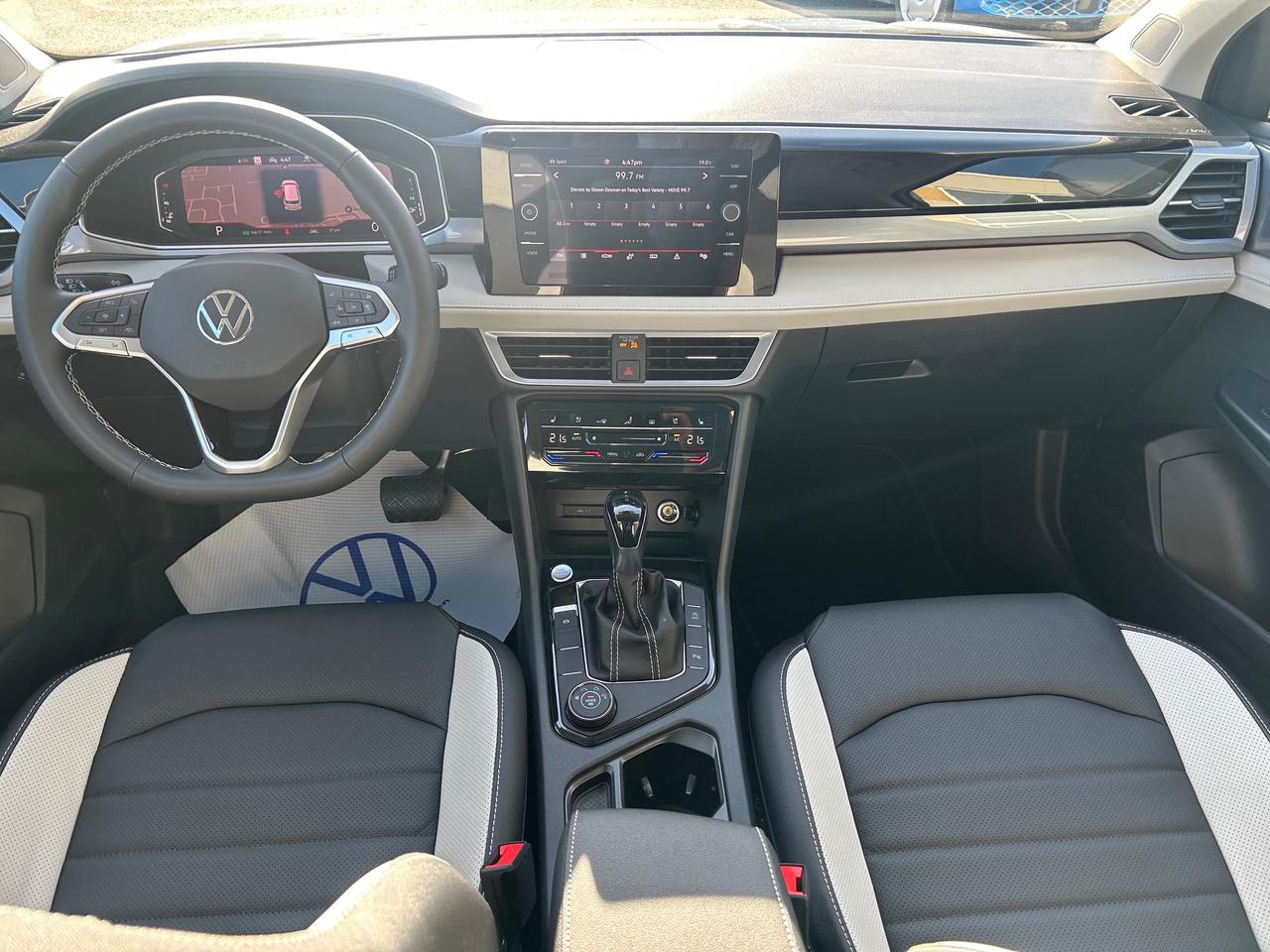 2025 Volkswagen Taos Highline 4dr All-Wheel Drive 4MOTION Photo