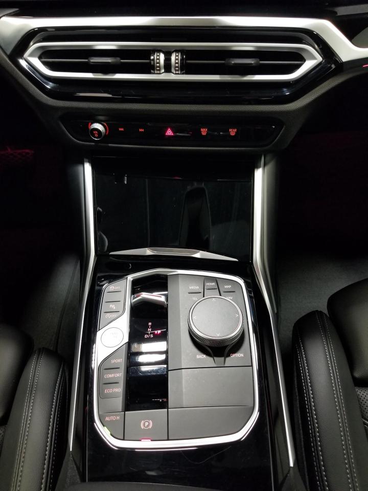 2024 BMW 330 i xDrive 4dr All-Wheel Drive Sedan Photo