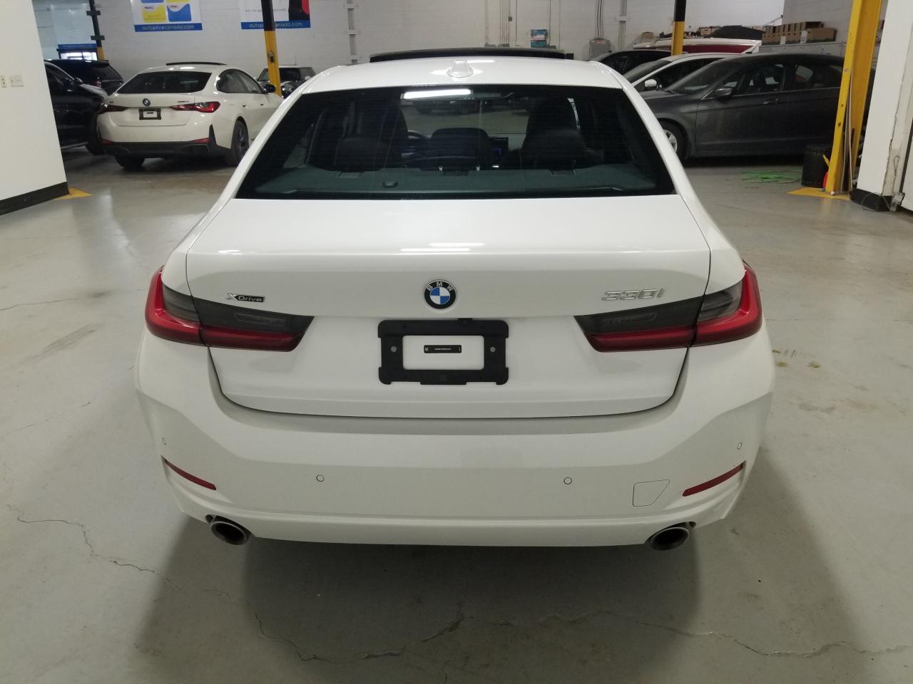 2024 BMW 330 i xDrive 4dr All-Wheel Drive Sedan Photo