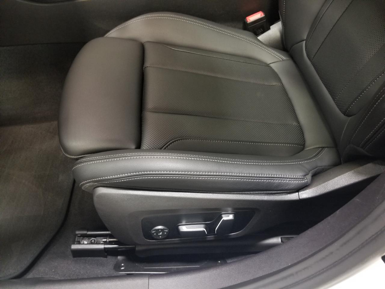 2024 BMW 330 i xDrive 4dr All-Wheel Drive Sedan Photo