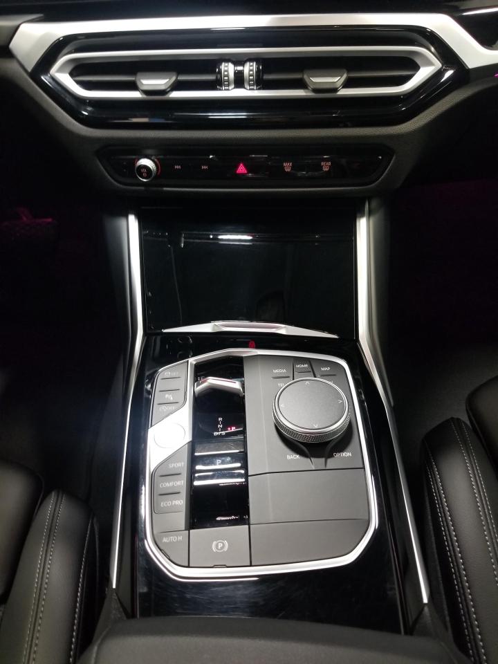 2024 BMW 330 i xDrive 4dr All-Wheel Drive Sedan Photo