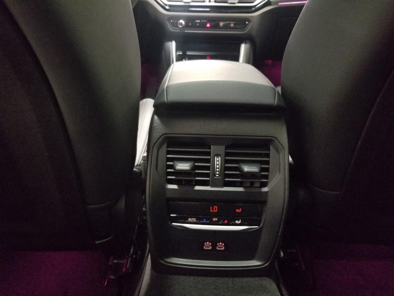 2024 BMW 330 i xDrive 4dr All-Wheel Drive Sedan Photo