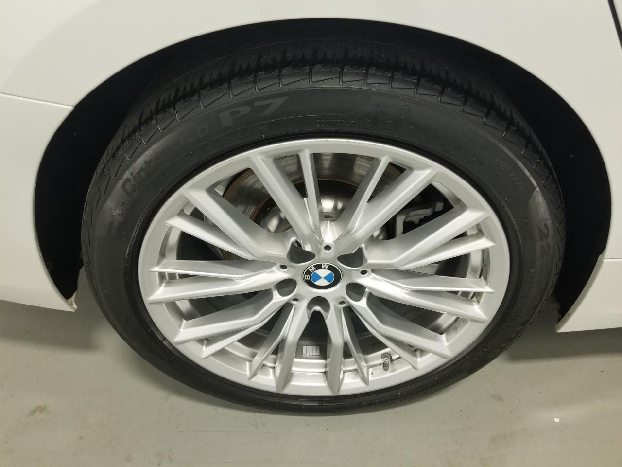 2024 BMW 330 i xDrive 4dr All-Wheel Drive Sedan Photo