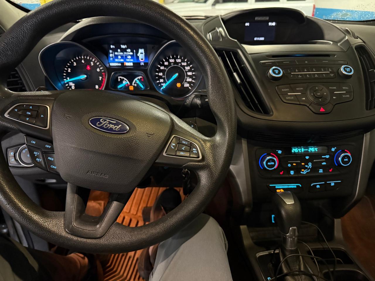 2017 Ford Escape SE 4dr Front-wheel Drive Photo