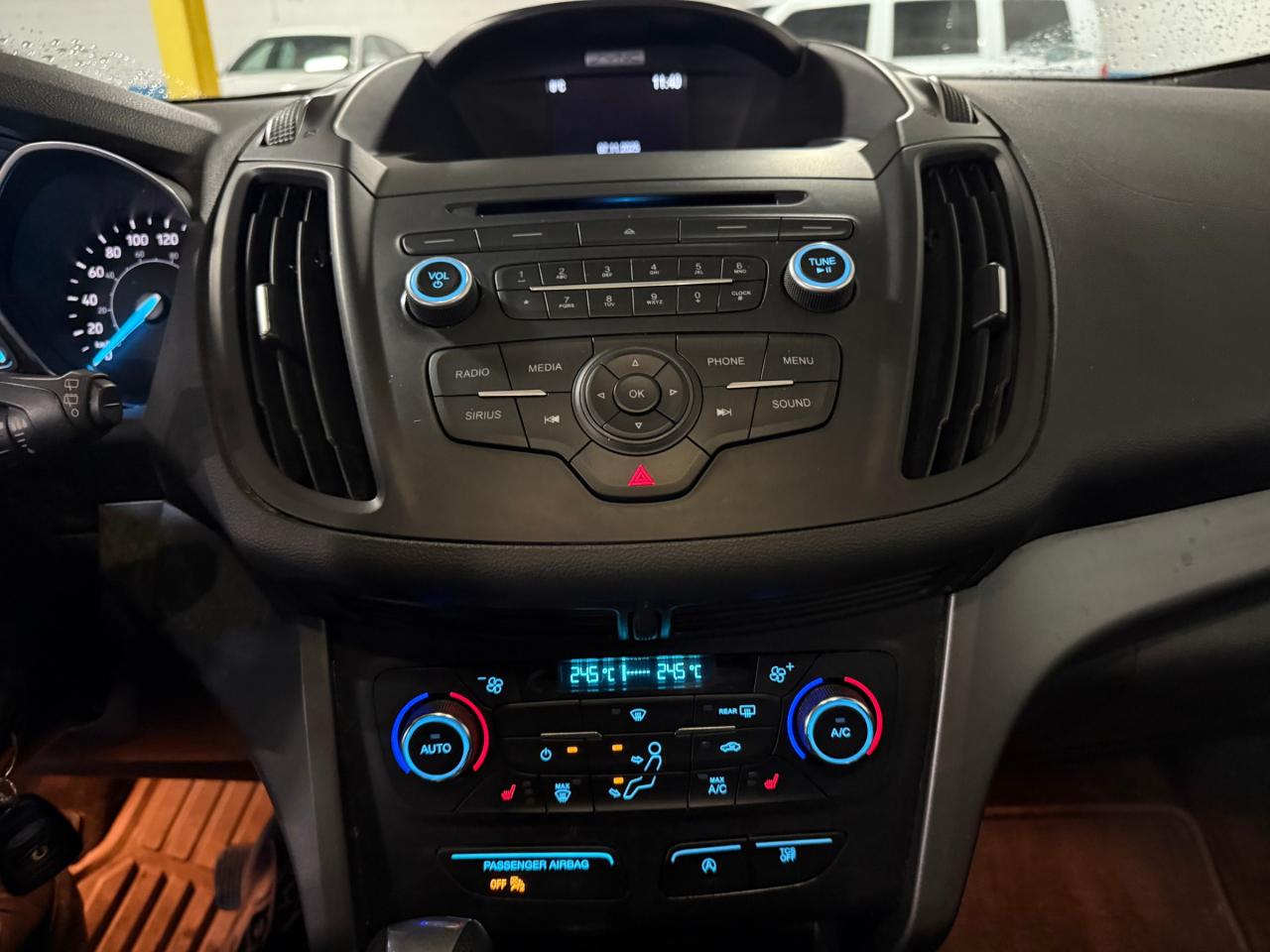 2017 Ford Escape SE 4dr Front-wheel Drive Photo