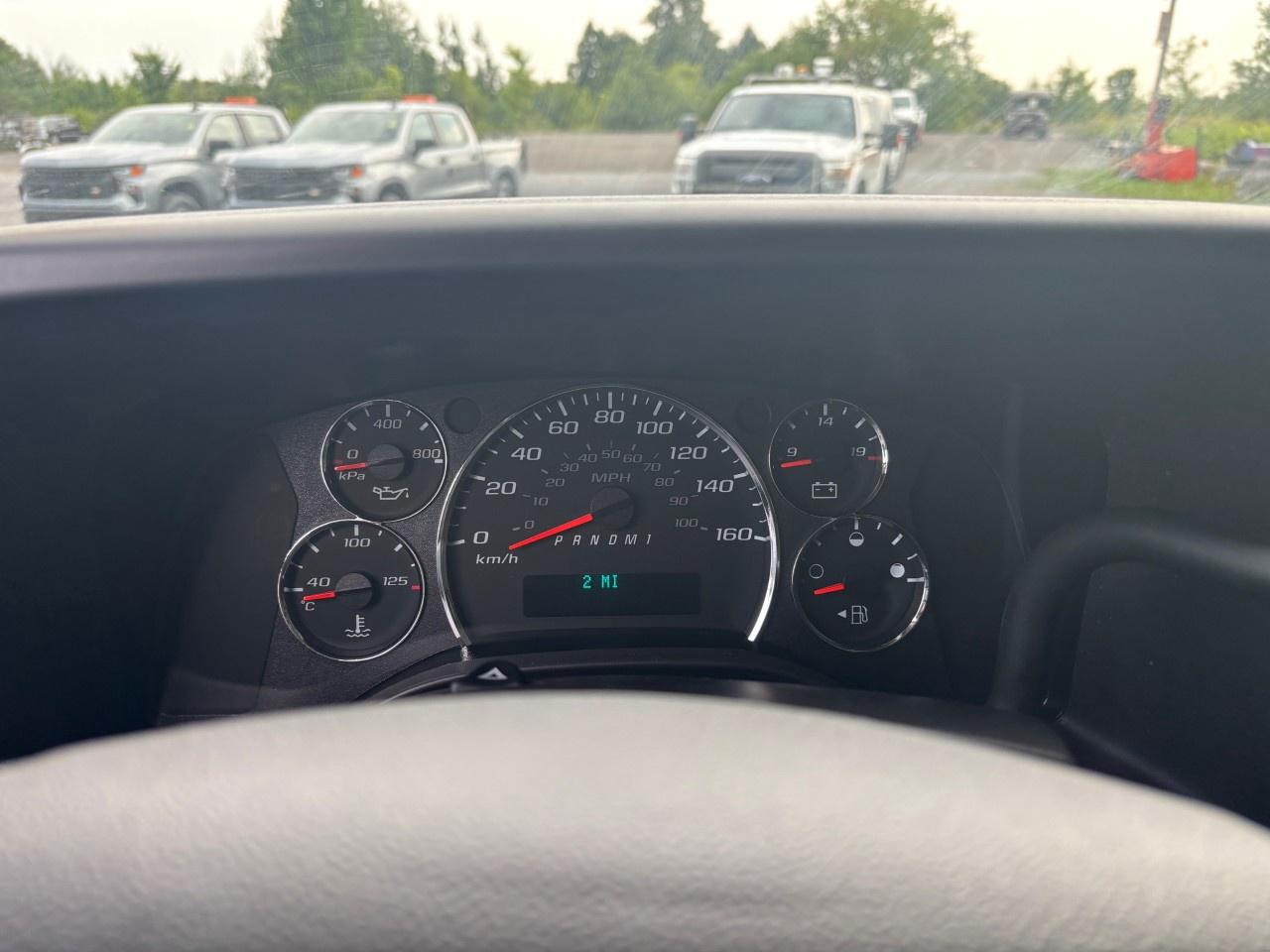 2025 GMC Savana Cargo Van 3500 Extended Wheelbase Rear-Wheel Drive Photo4