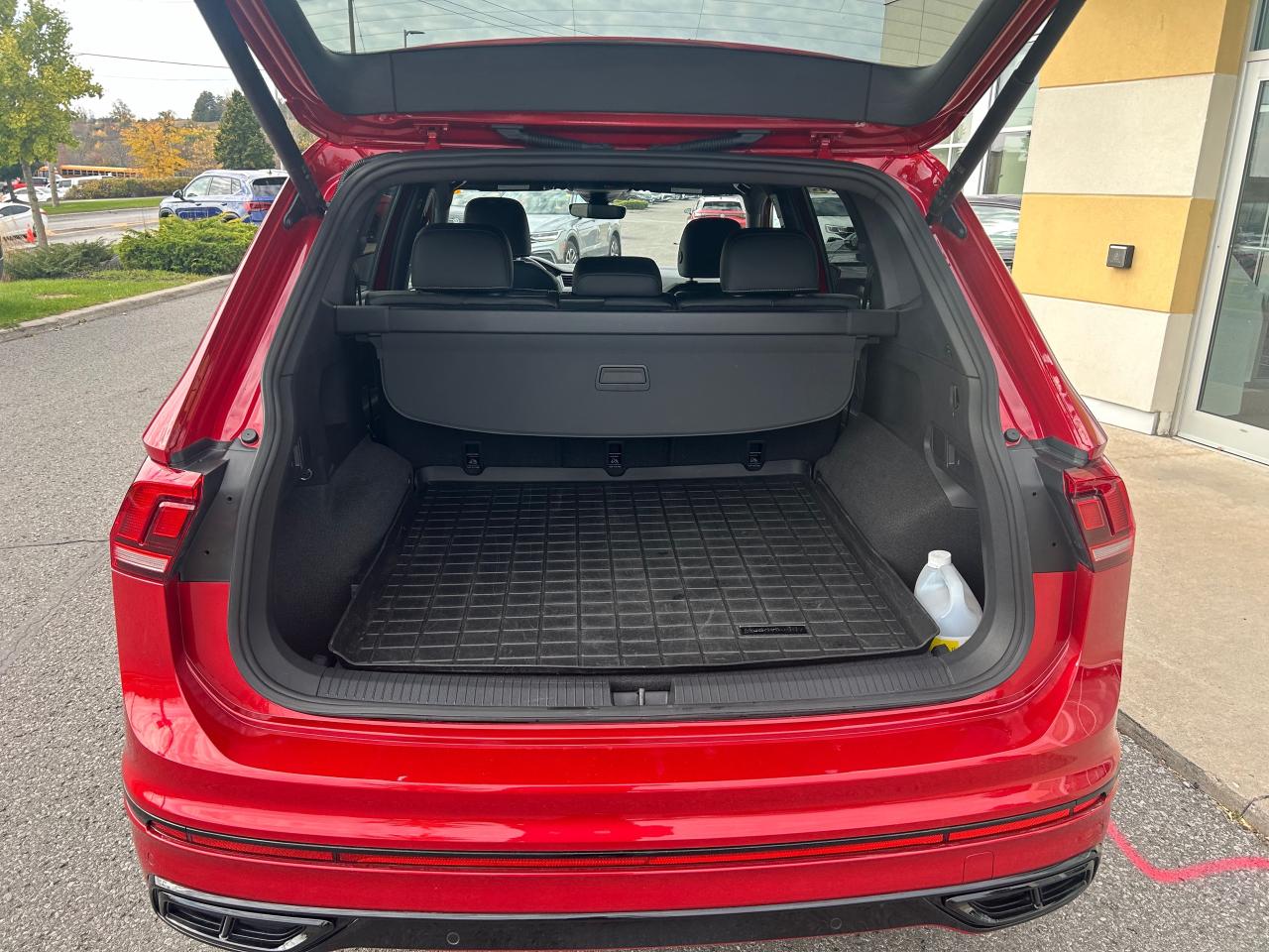 2024 Volkswagen Tiguan Comfortline R-Line Black Edition 4dr All-Wheel Drive 4MOTION Photo