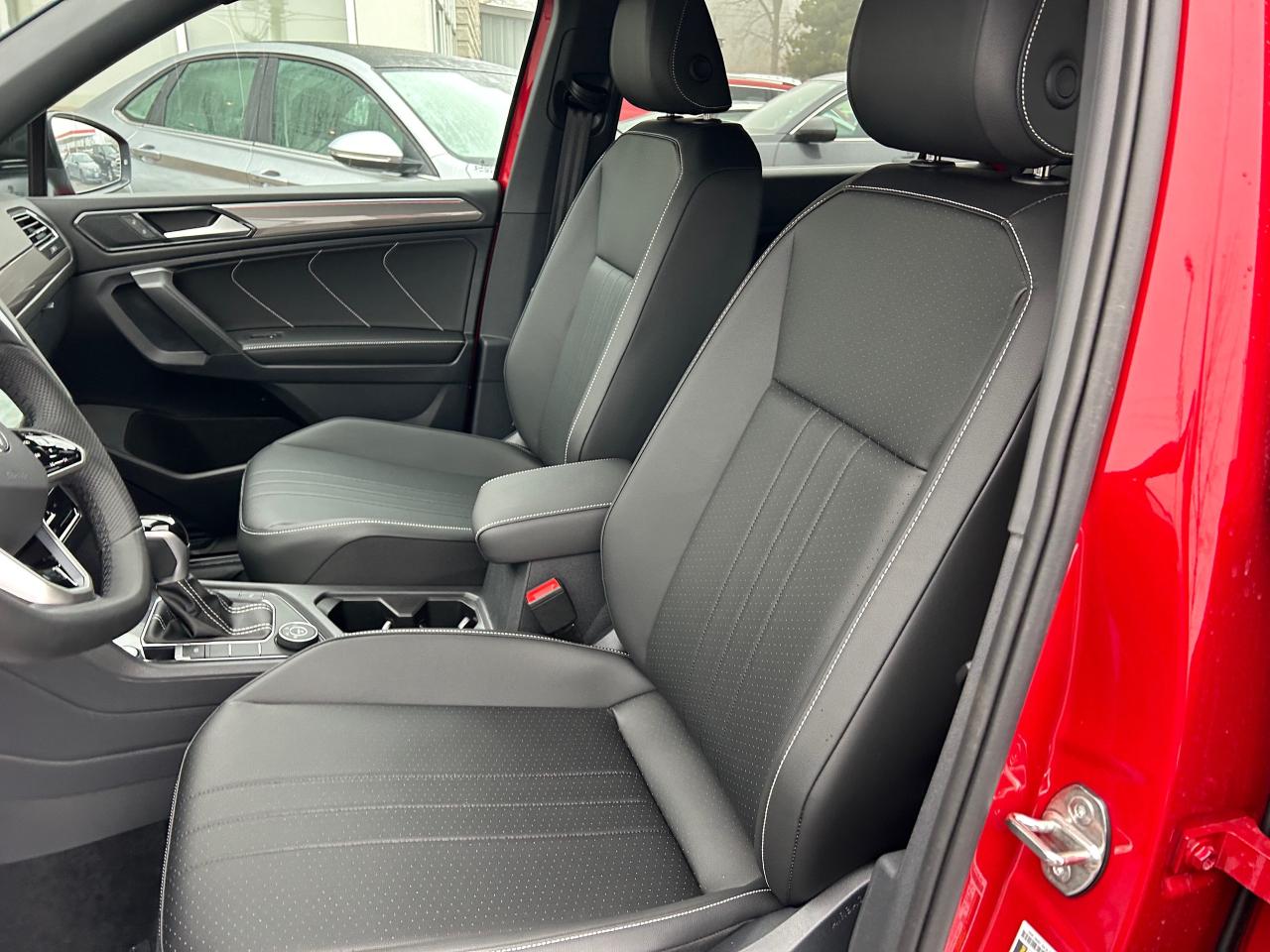 2024 Volkswagen Tiguan Comfortline R-Line Black Edition 4dr All-Wheel Drive 4MOTION Photo