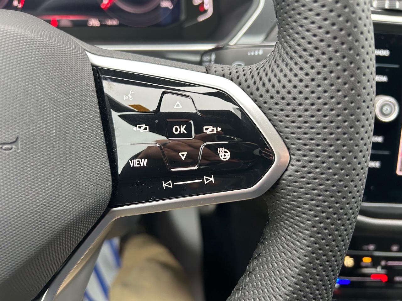 2024 Volkswagen Tiguan Comfortline R-Line Black Edition 4dr All-Wheel Drive 4MOTION Photo