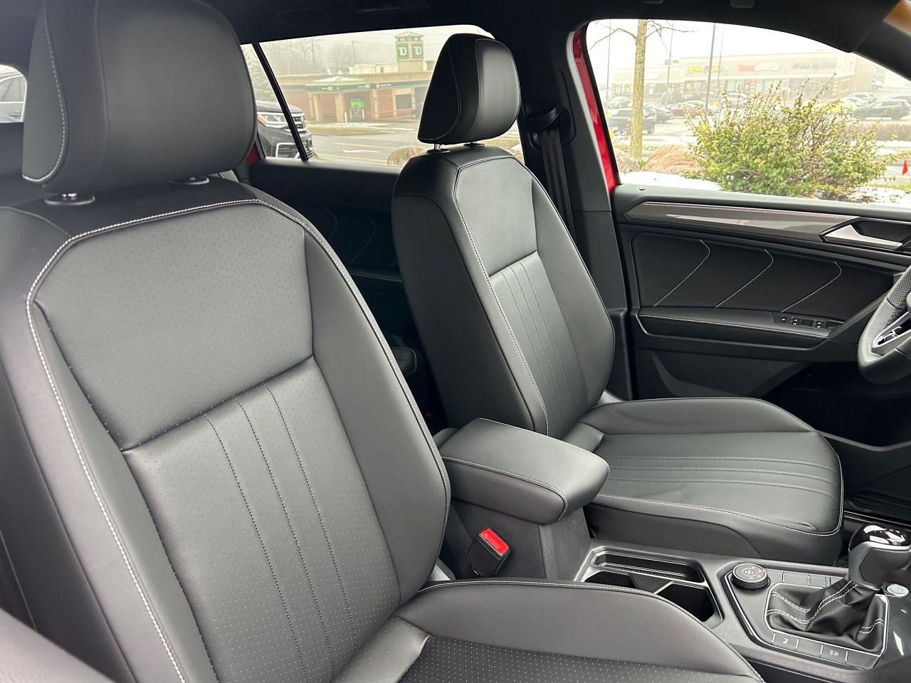 2024 Volkswagen Tiguan Comfortline R-Line Black Edition 4dr All-Wheel Drive 4MOTION Photo