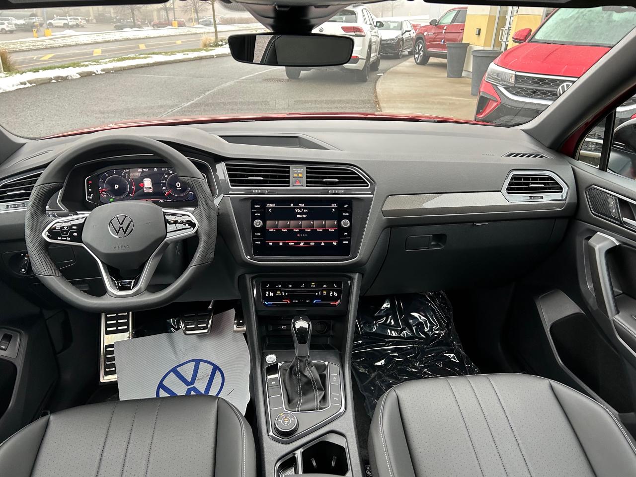 2024 Volkswagen Tiguan Comfortline R-Line Black Edition 4dr All-Wheel Drive 4MOTION Photo