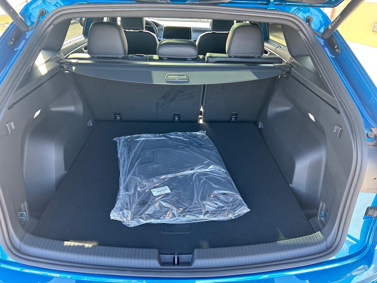 2024 Volkswagen Atlas Cross Sport 2.0 TSI Highline 4dr All-Wheel Drive 4MOTION Photo