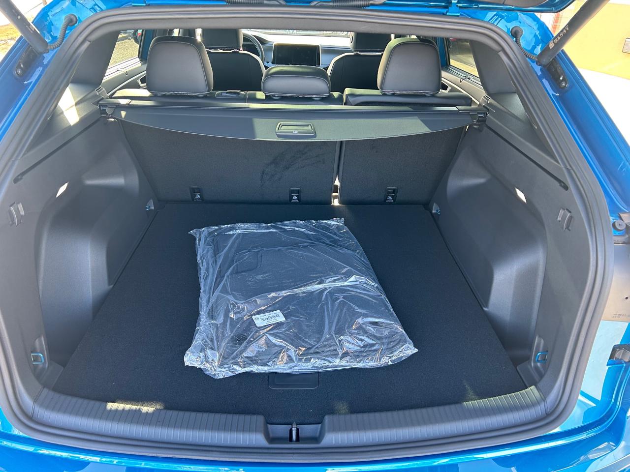 2024 Volkswagen Atlas Cross Sport 2.0 TSI Highline 4dr All-Wheel Drive 4MOTION Photo