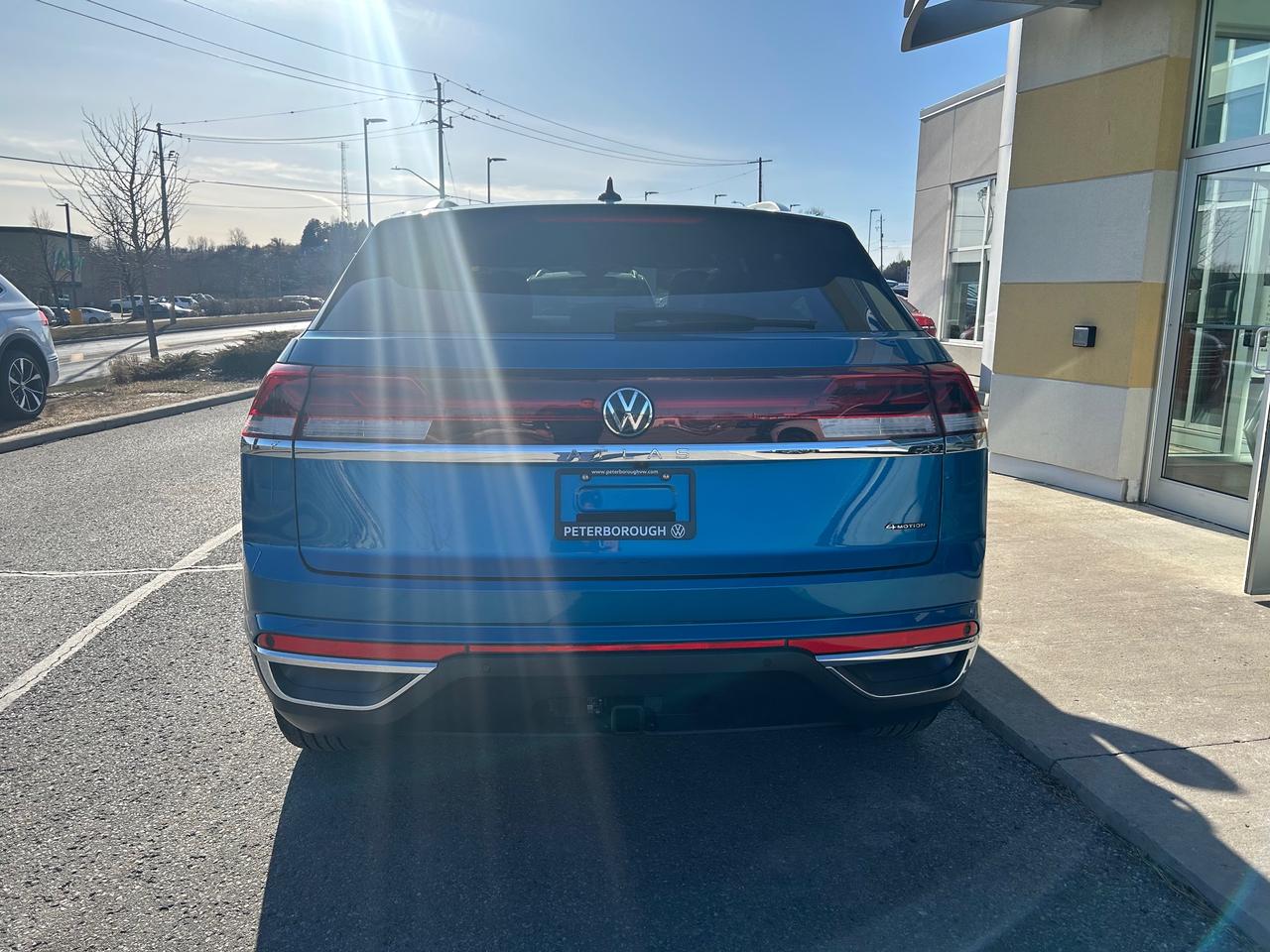 2024 Volkswagen Atlas Cross Sport 2.0 TSI Highline 4dr All-Wheel Drive 4MOTION Photo3