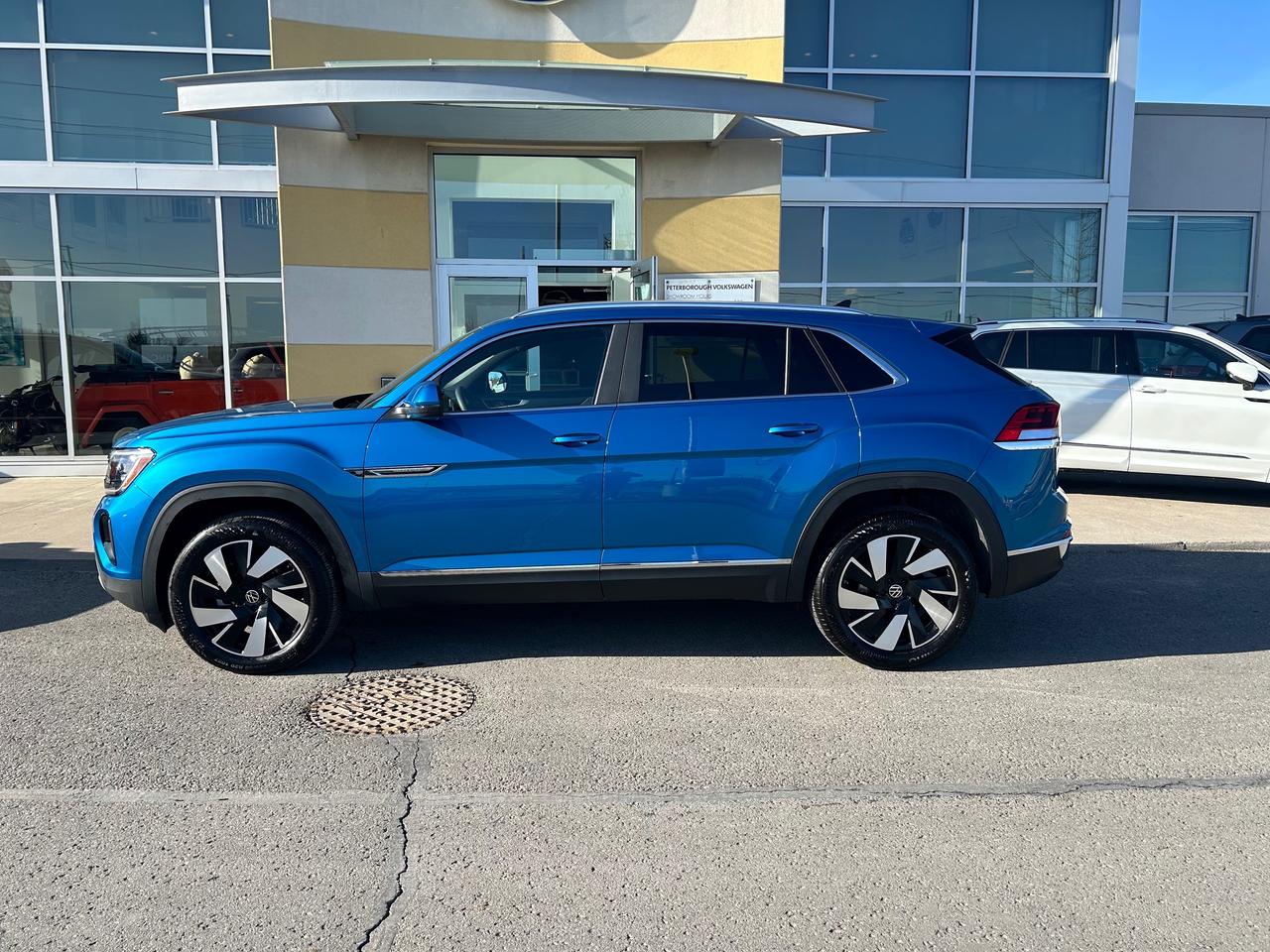 2024 Volkswagen Atlas Cross Sport 2.0 TSI Highline 4dr All-Wheel Drive 4MOTION Photo5