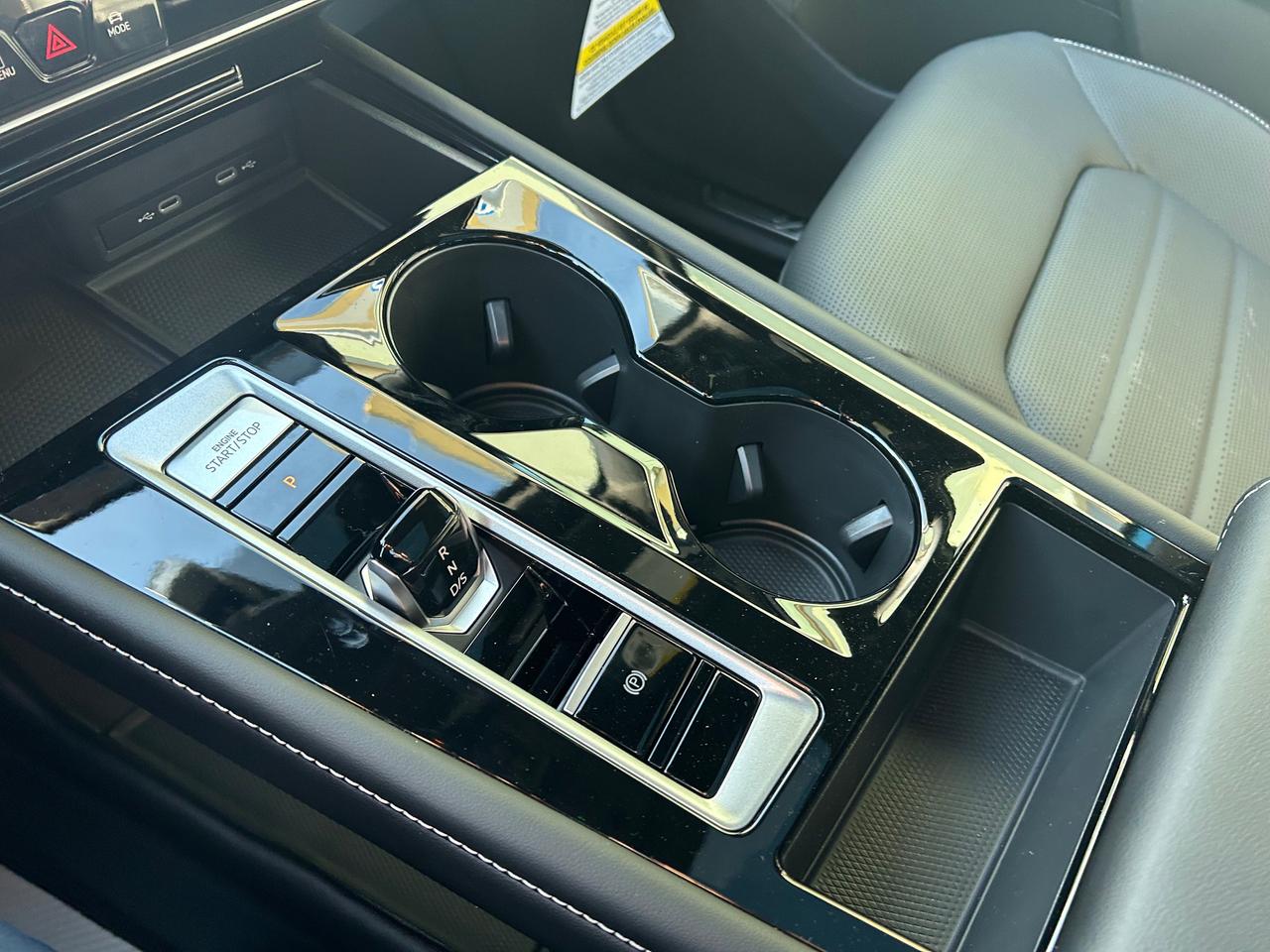 2024 Volkswagen Atlas Cross Sport 2.0 TSI Highline 4dr All-Wheel Drive 4MOTION Photo