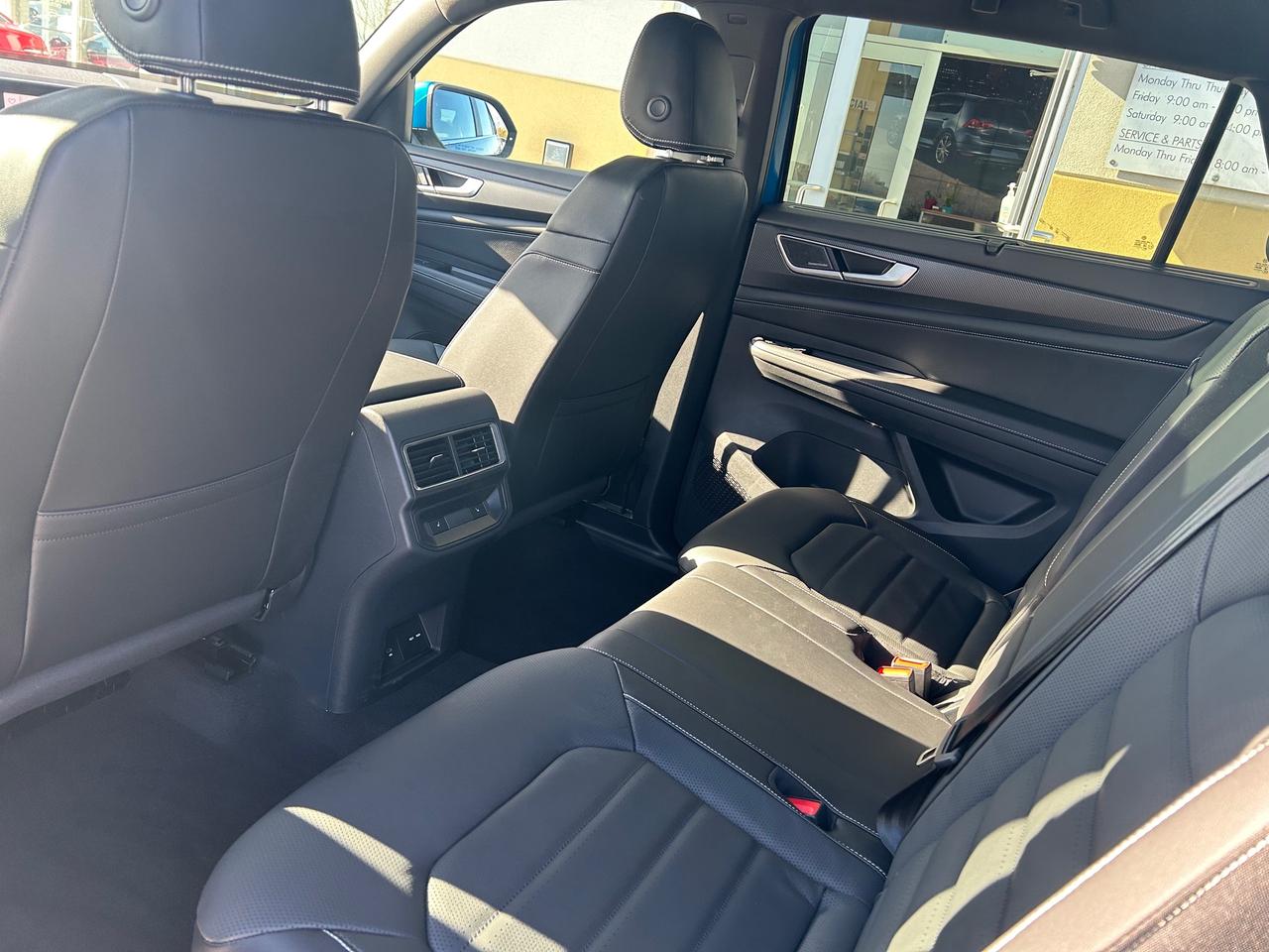2024 Volkswagen Atlas Cross Sport 2.0 TSI Highline 4dr All-Wheel Drive 4MOTION Photo