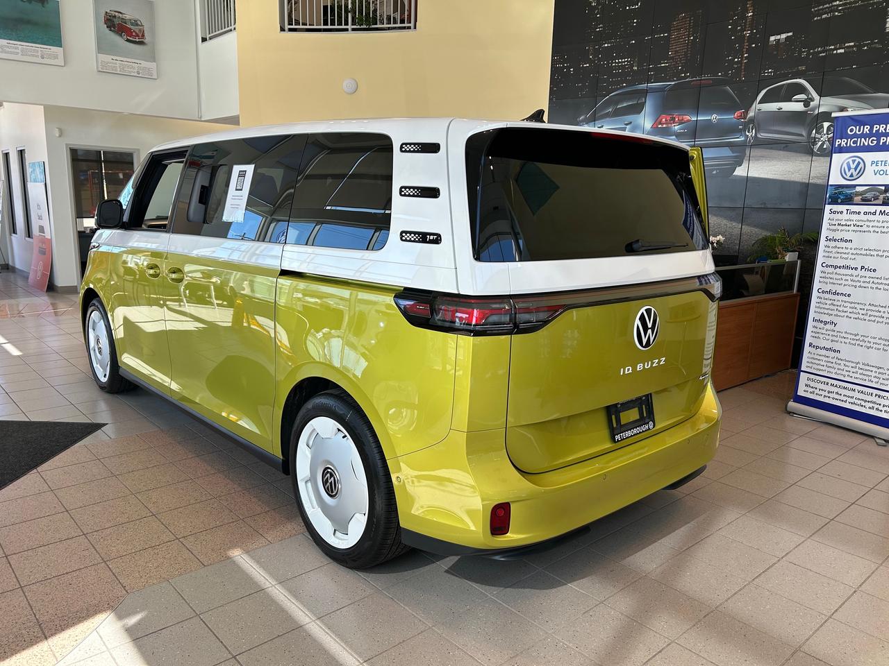 2025 Volkswagen ID. Buzz 1st Edition 4dr All-Wheel Drive 4MOTION Photo2