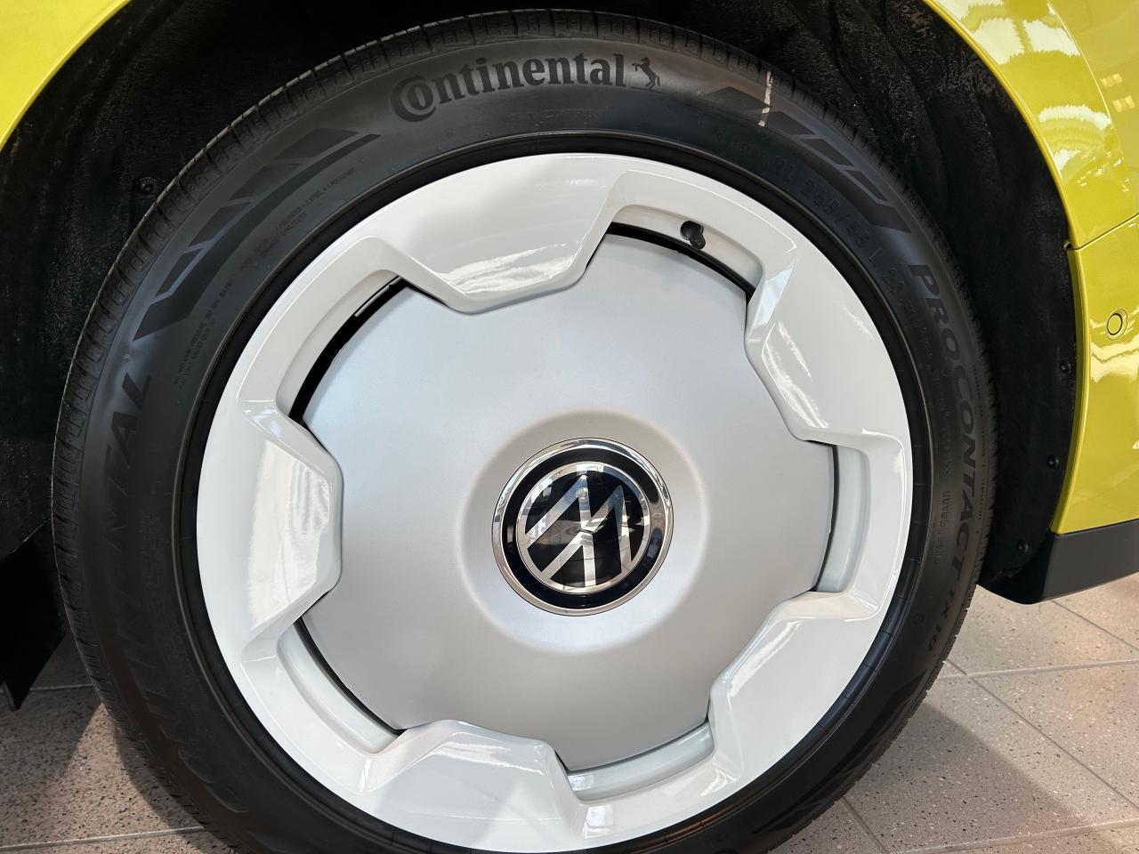 2025 Volkswagen ID. Buzz 1st Edition 4dr All-Wheel Drive 4MOTION Photo