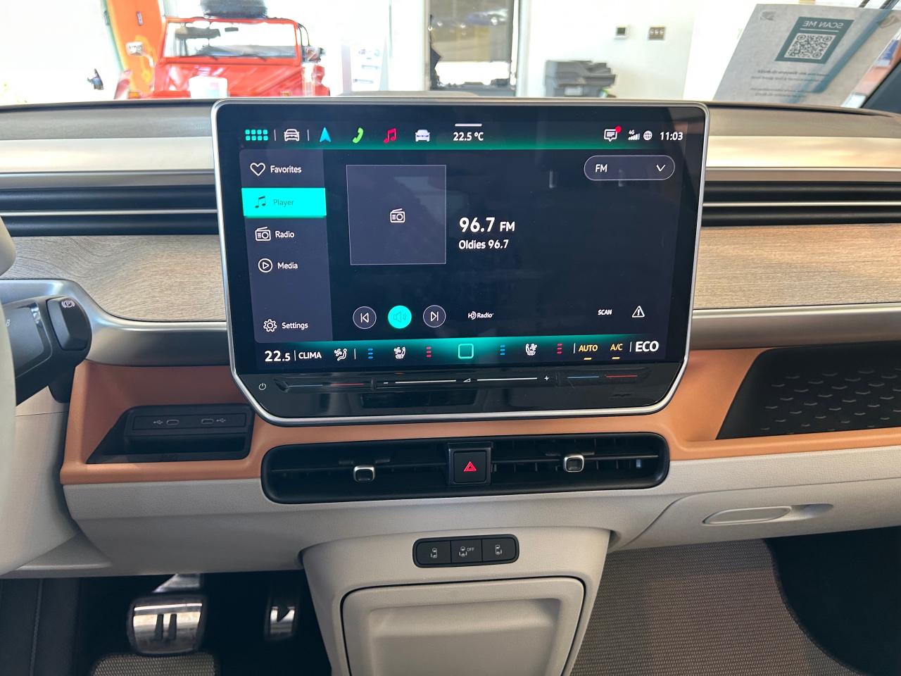 2025 Volkswagen ID. Buzz 1st Edition 4dr All-Wheel Drive 4MOTION Photo