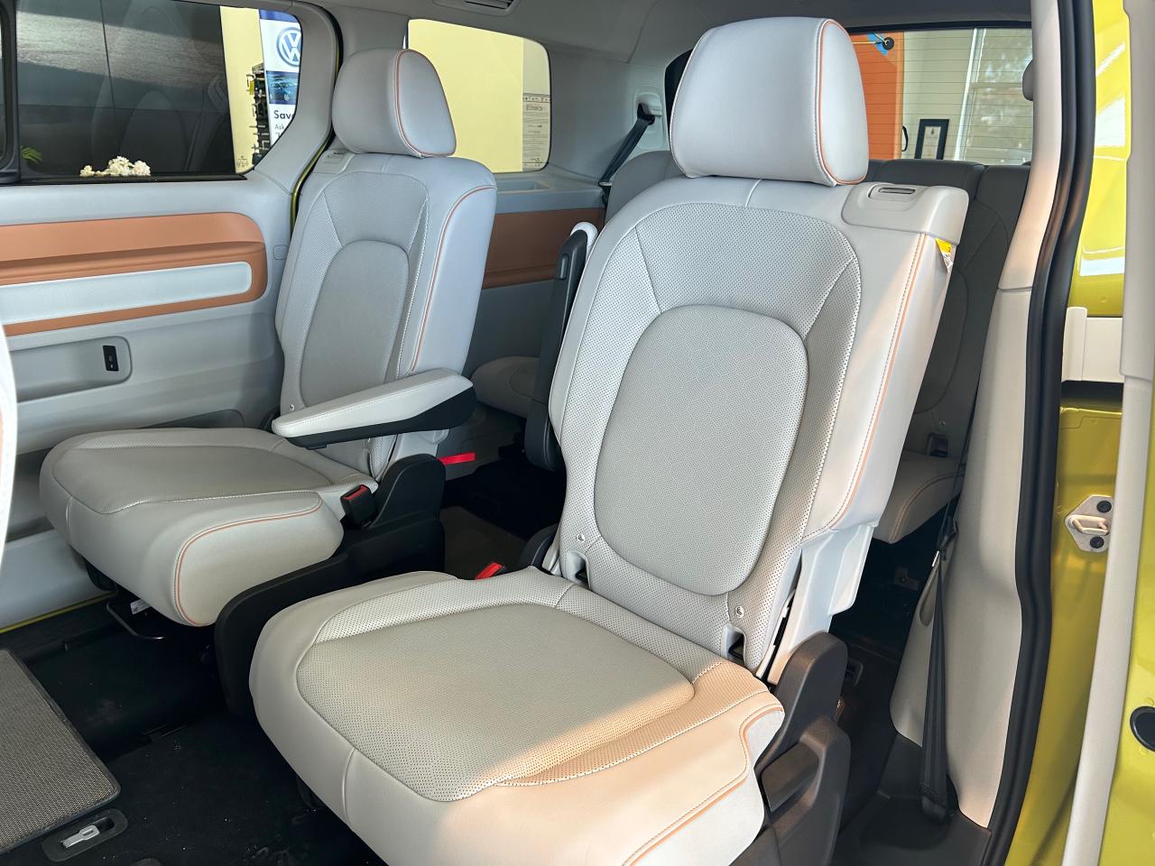 2025 Volkswagen ID. Buzz 1st Edition 4dr All-Wheel Drive 4MOTION Photo