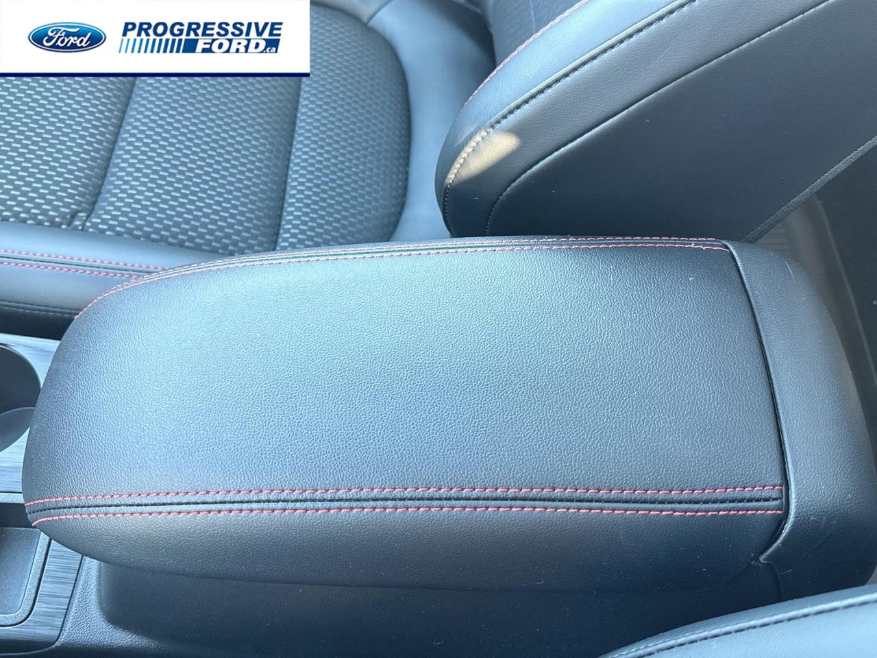 2025 Ford Escape ST-Line 4dr All-Wheel Drive Photo