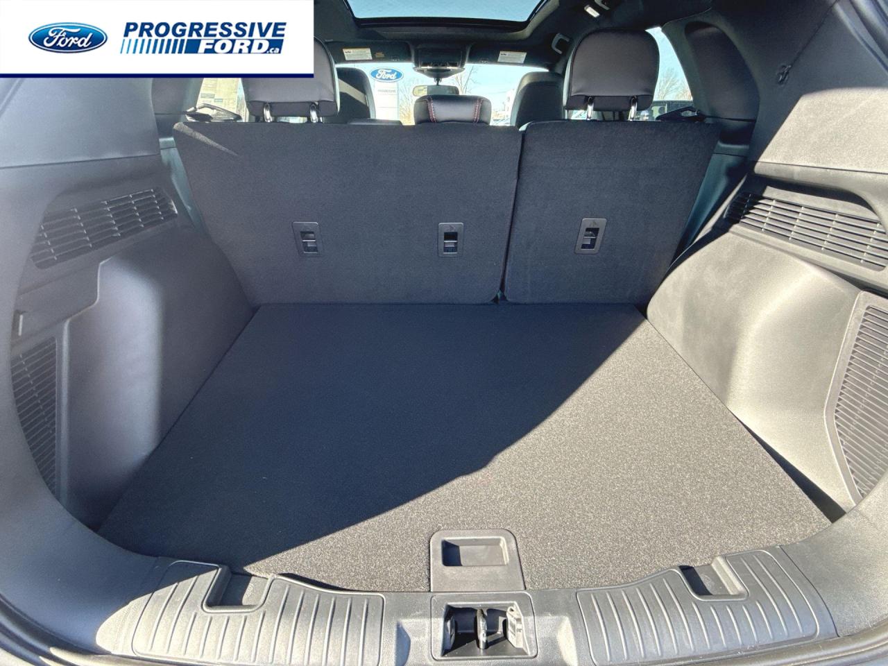 2025 Ford Escape ST-Line 4dr All-Wheel Drive Photo