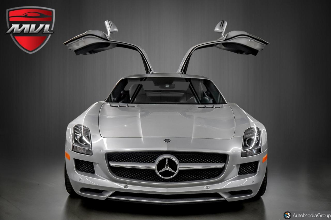 2011 Mercedes-Benz SLS AMG Base SLS AMG 2dr Coupe Photo4