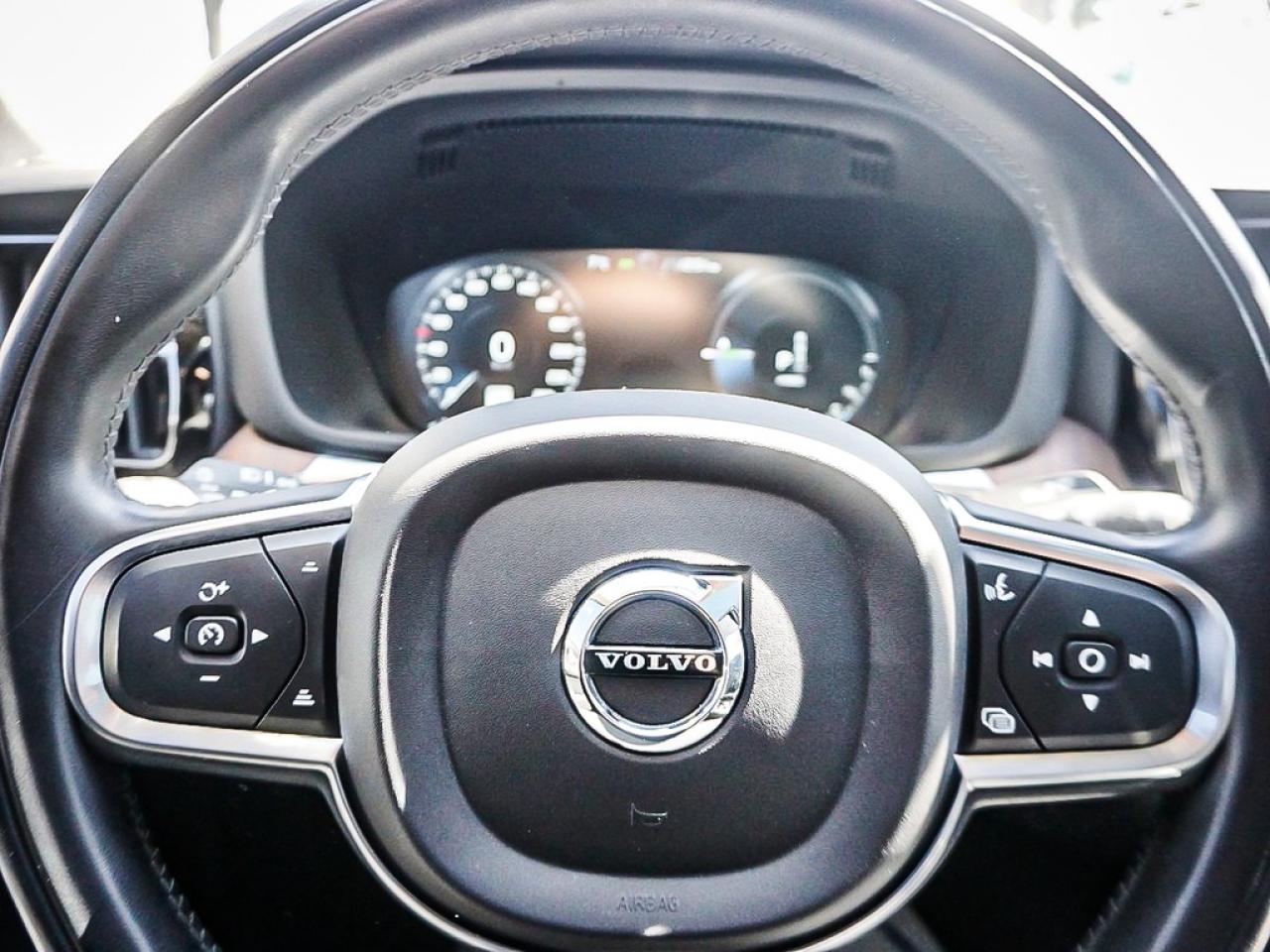 2021 Volvo XC60  Photo