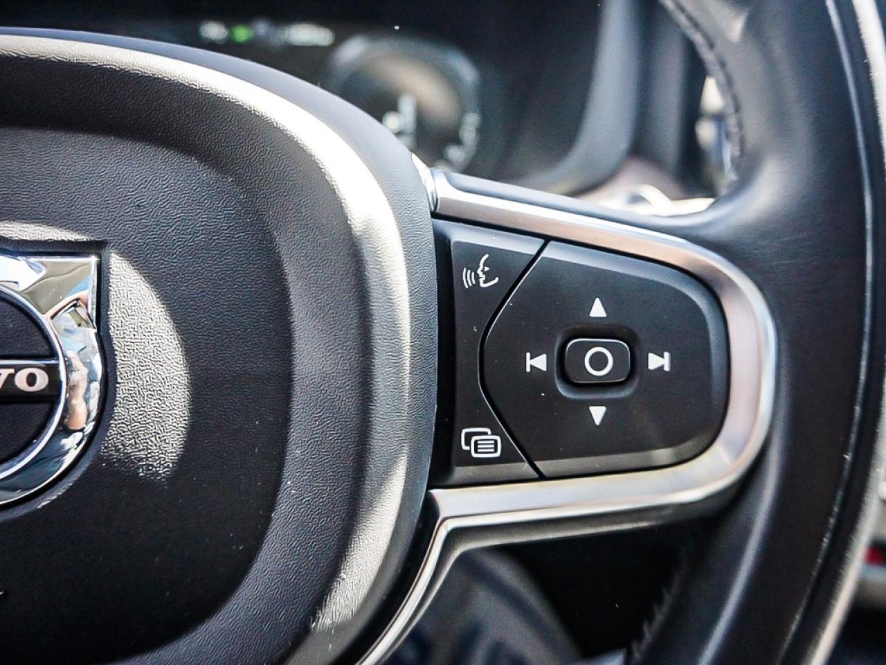 2021 Volvo XC60  Photo