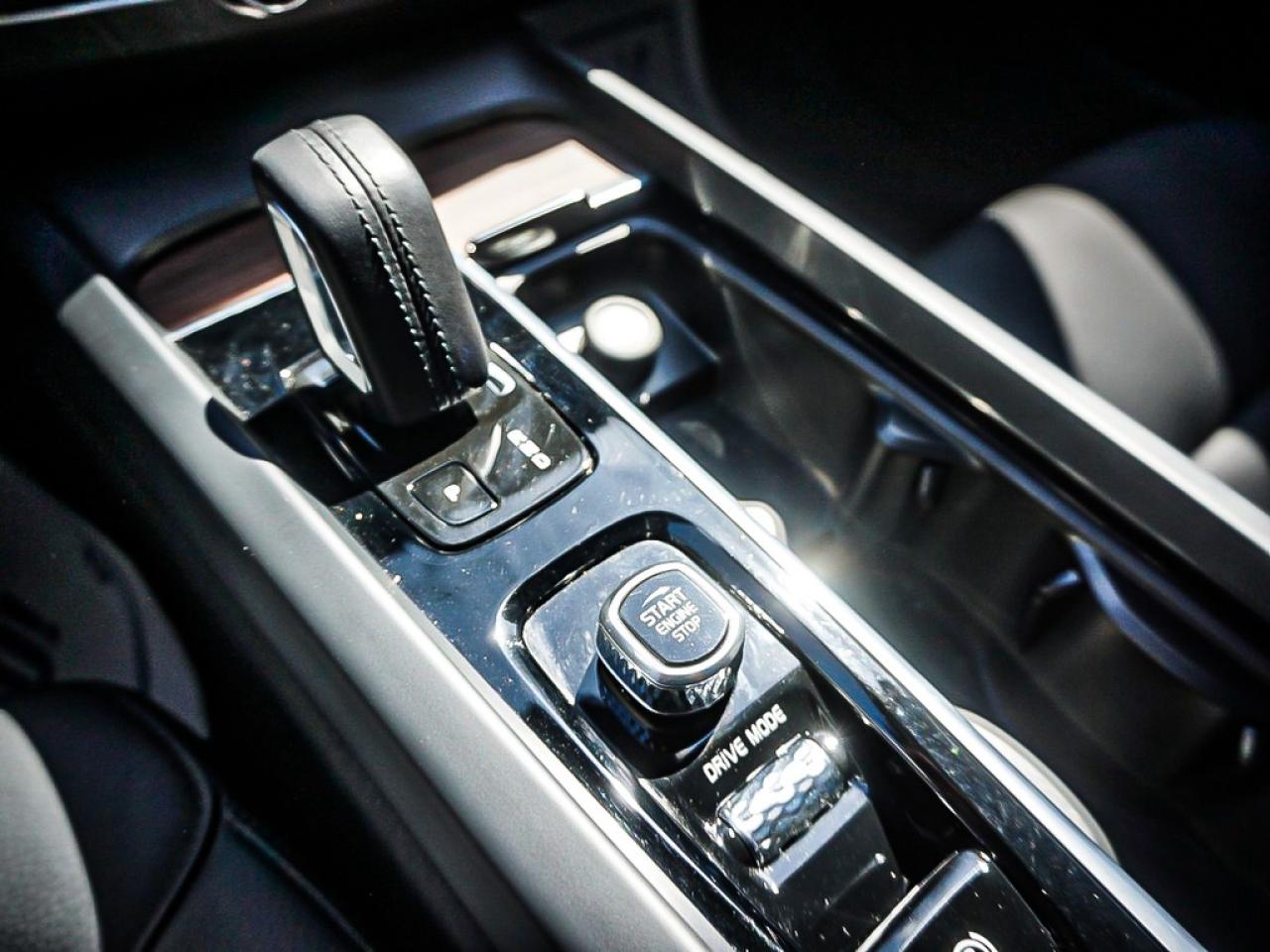 2021 Volvo XC60  Photo