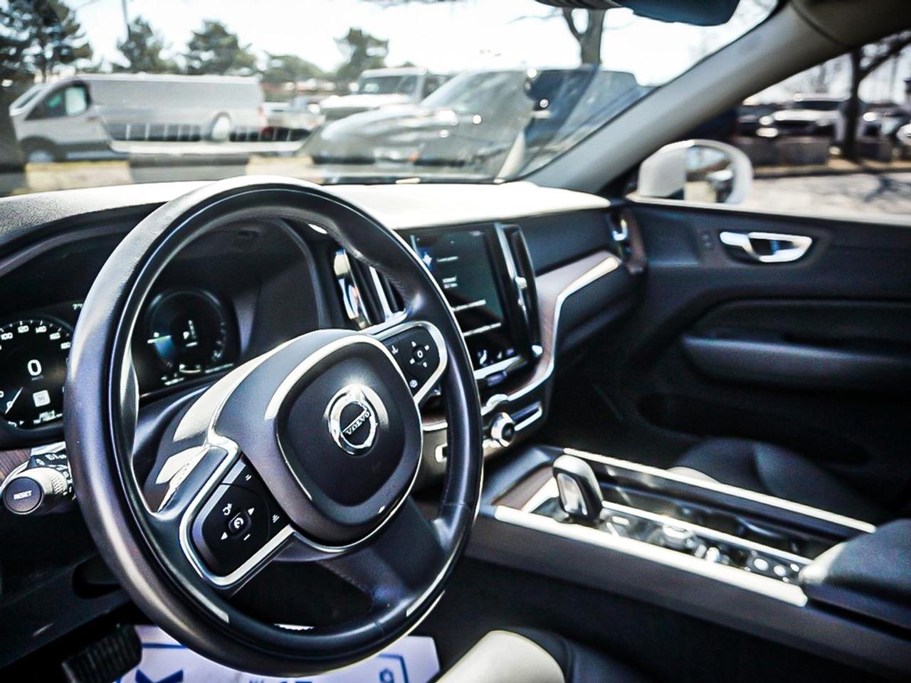 2021 Volvo XC60  Photo