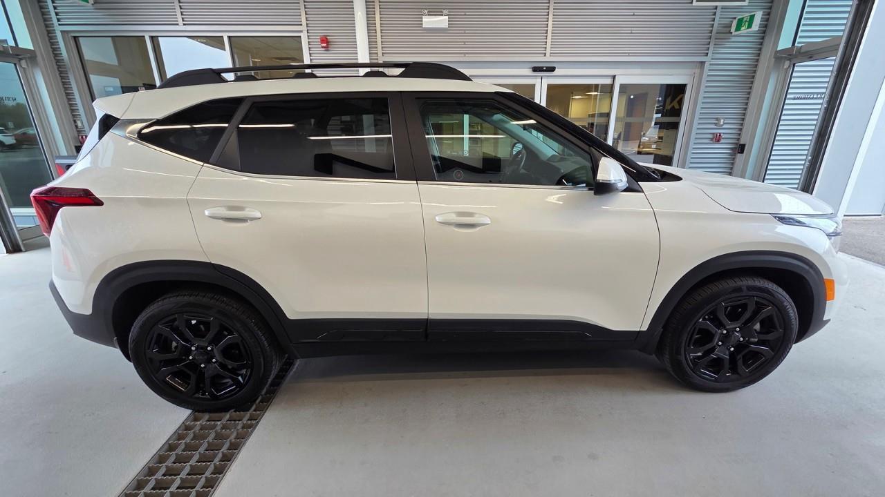2025 Kia Seltos X-Line 4dr All-Wheel Drive Photo3