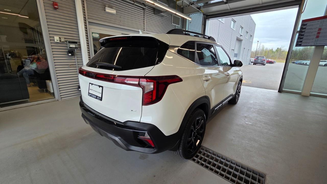 2025 Kia Seltos X-Line 4dr All-Wheel Drive Photo4