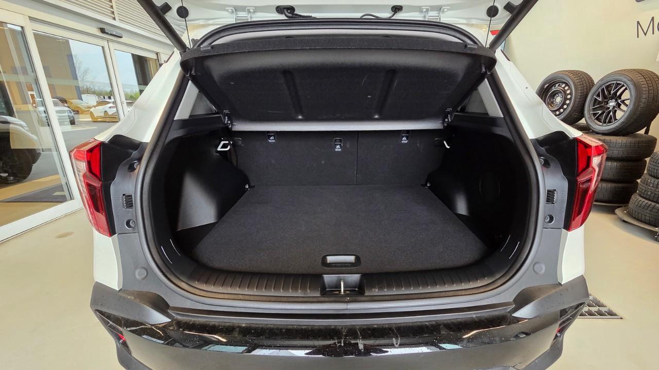 2025 Kia Seltos X-Line 4dr All-Wheel Drive Photo