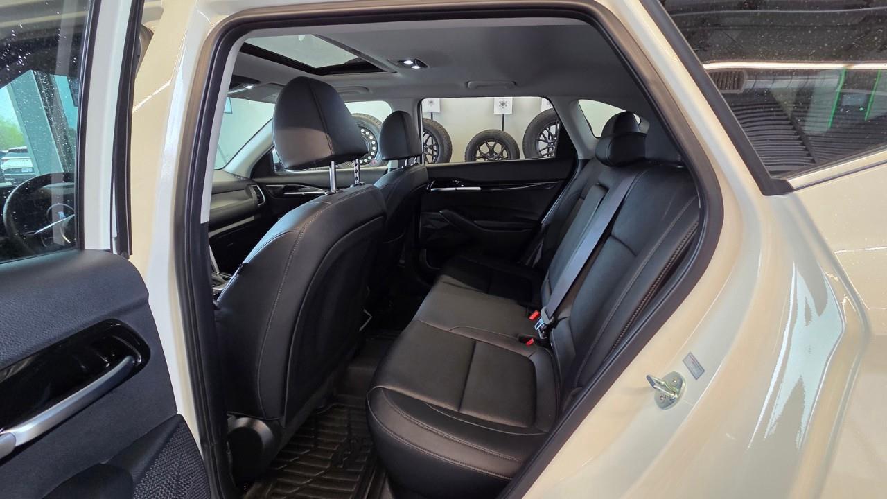 2025 Kia Seltos X-Line 4dr All-Wheel Drive Photo