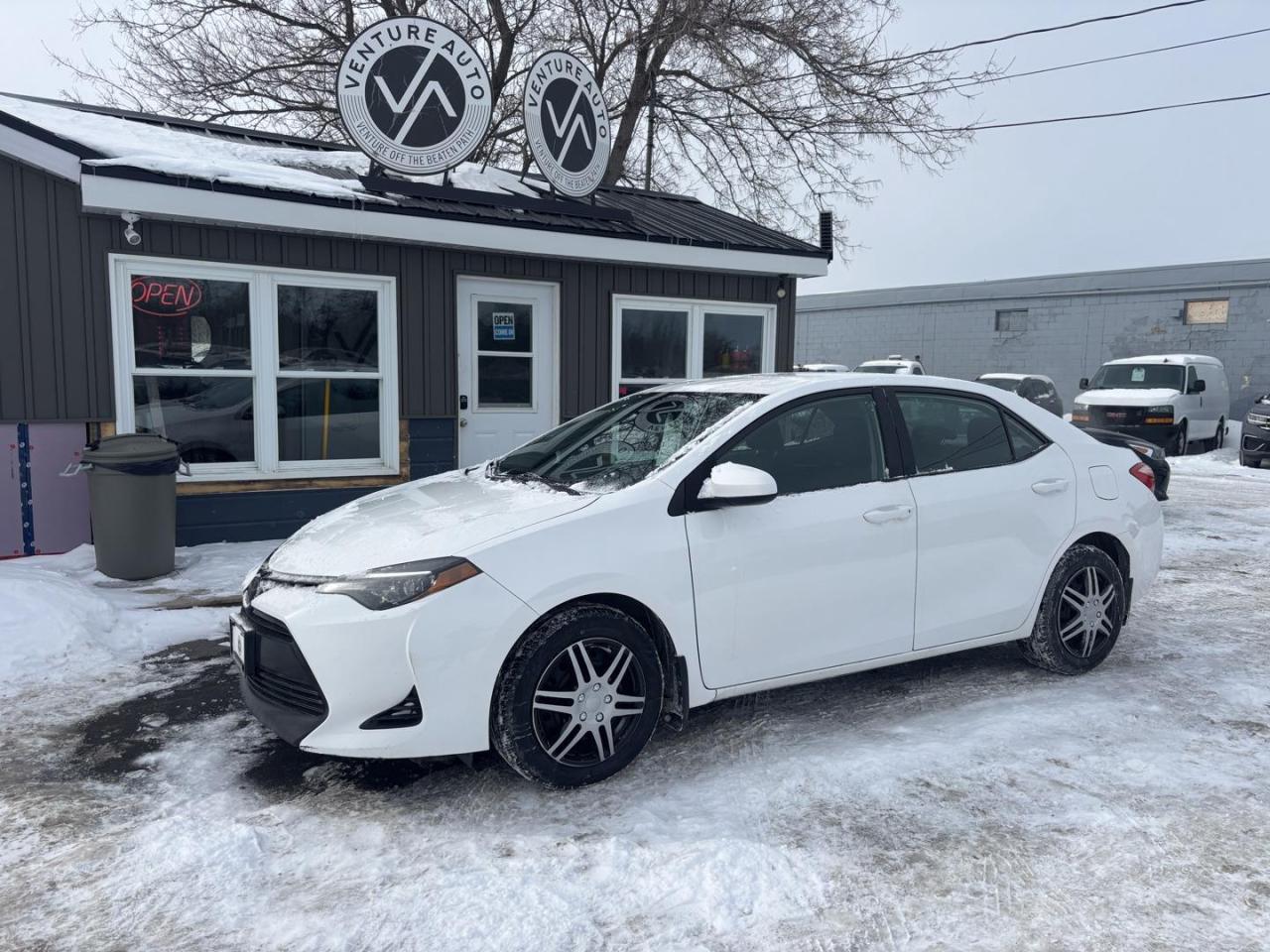 2018 Toyota Corolla  Photo0