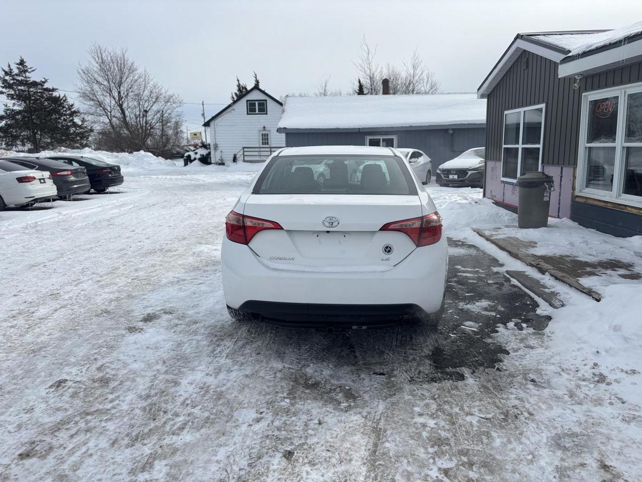 2018 Toyota Corolla  Photo3