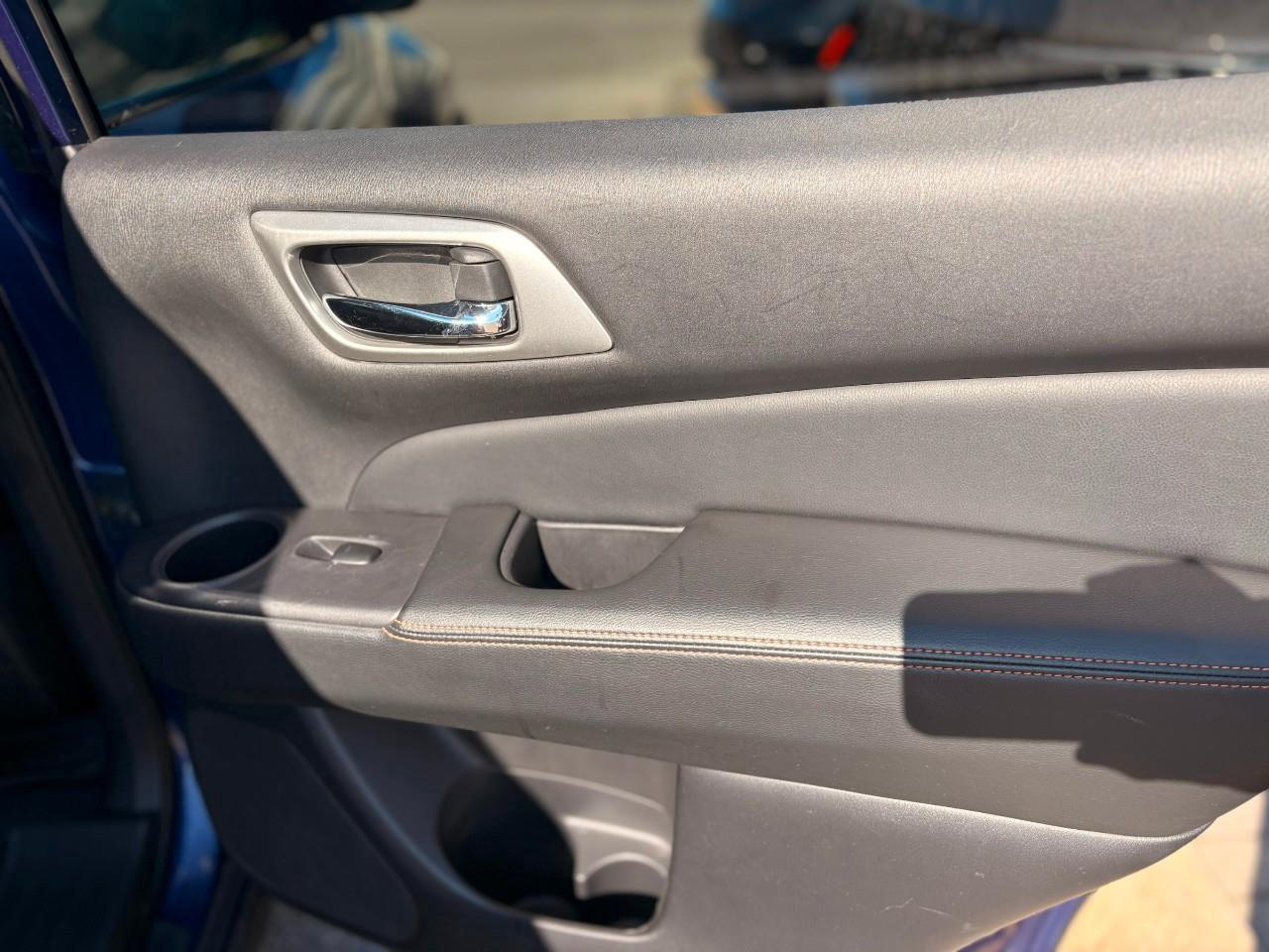 2020 Nissan Pathfinder SV Tech (CVT) (EOP 3/31/20) 4dr 4x4 Photo