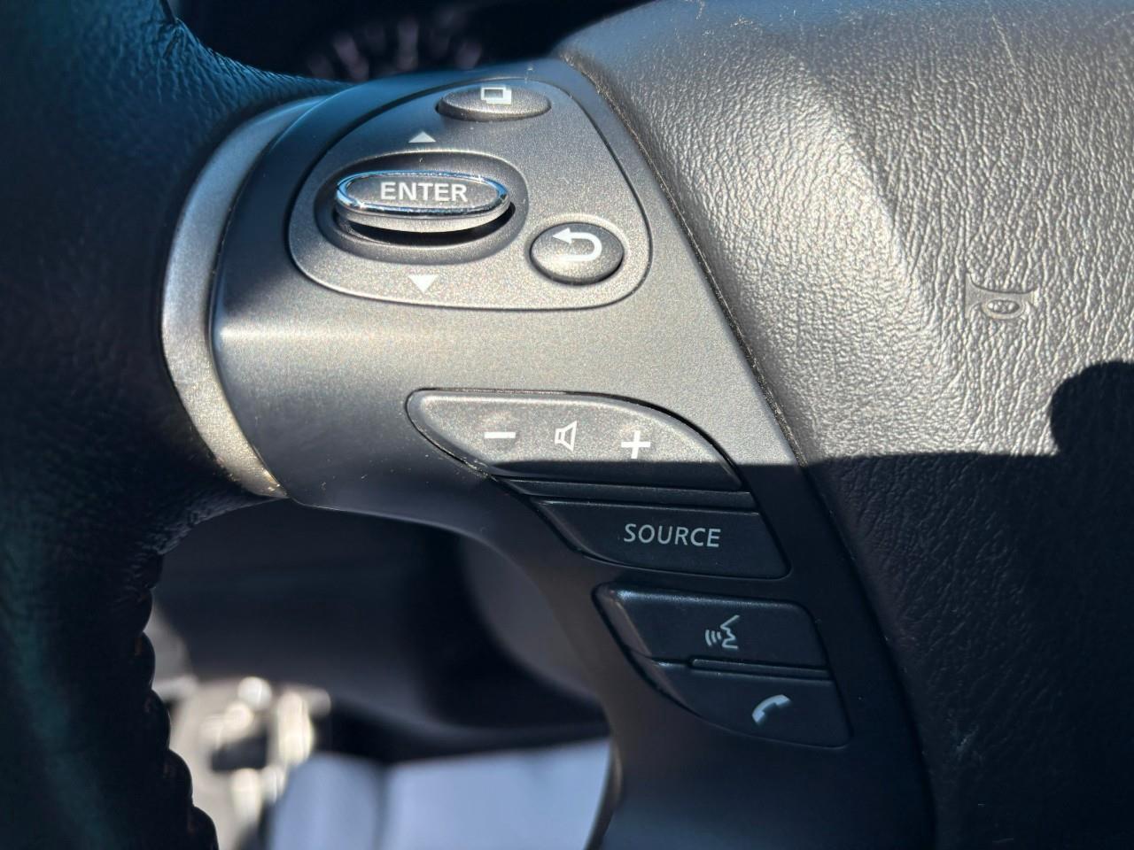 2020 Nissan Pathfinder SV Tech (CVT) (EOP 3/31/20) 4dr 4x4 Photo