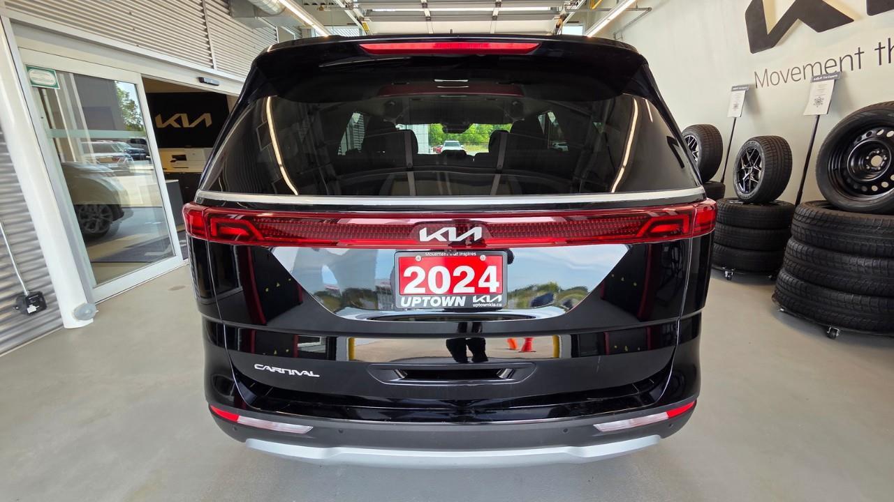 2024 Kia Carnival LX+ Passenger Van Photo