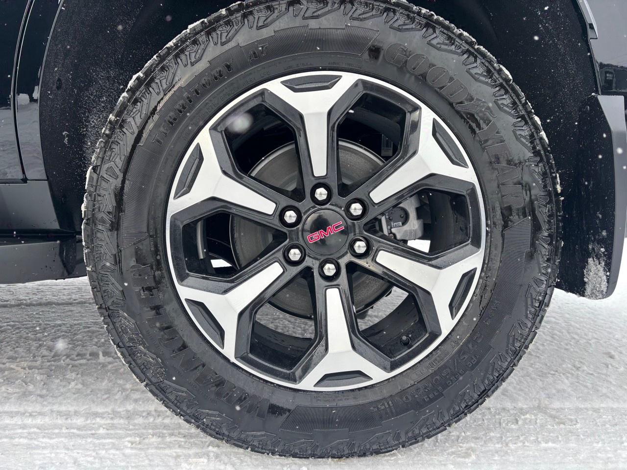 2026 GMC Yukon 4WD 4dr AT4 Photo