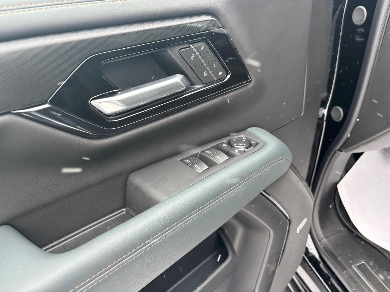 2026 GMC Yukon 4WD 4dr AT4 Photo2