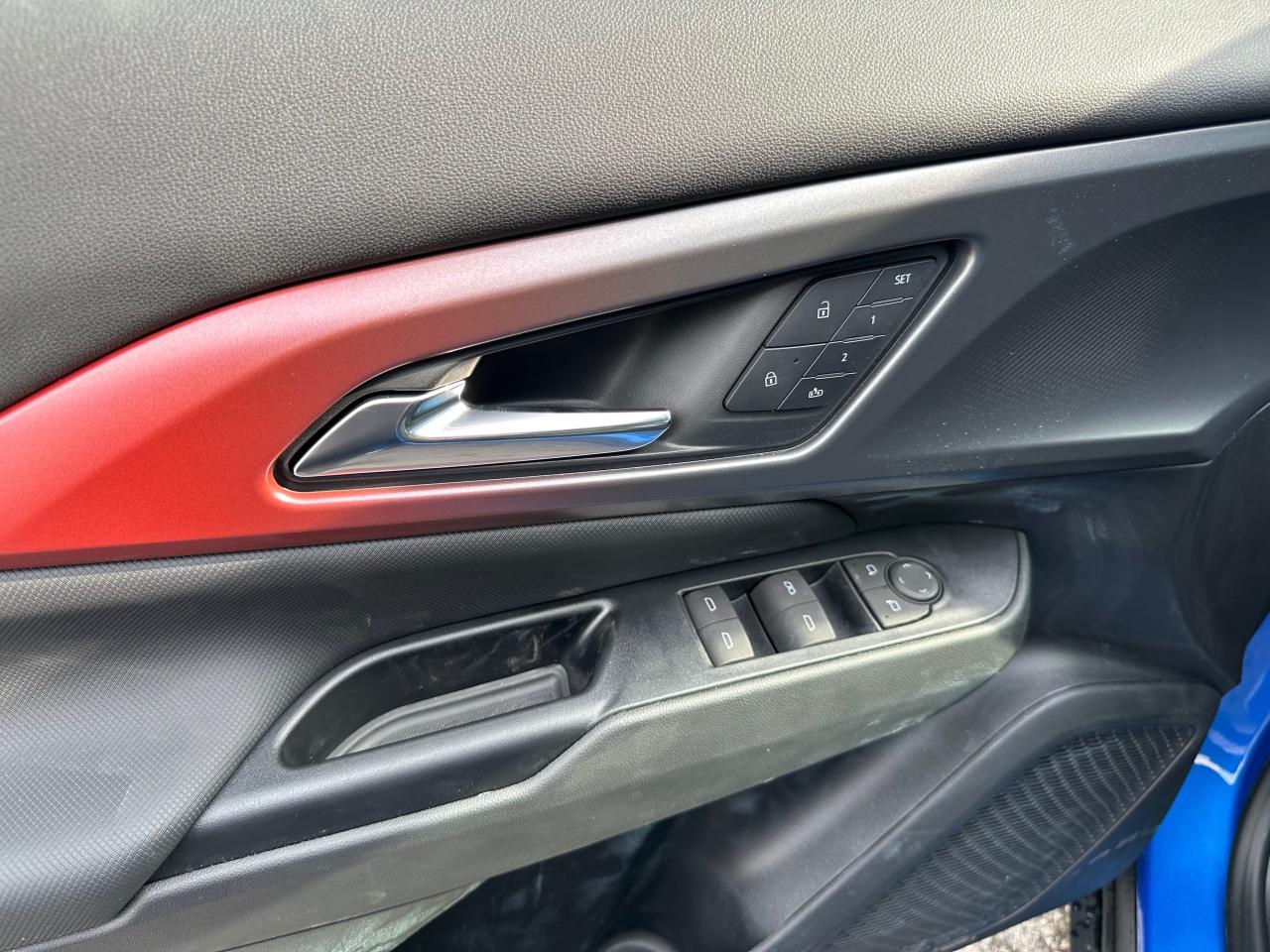 2025 Chevrolet Equinox EV RS 4dr Photo