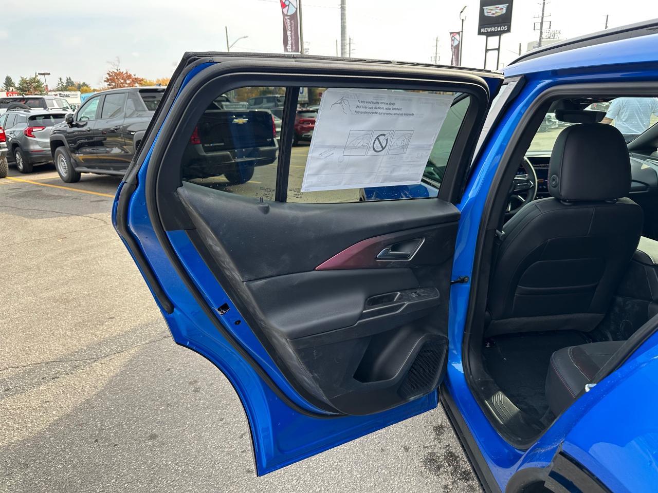 2025 Chevrolet Equinox EV RS 4dr Photo