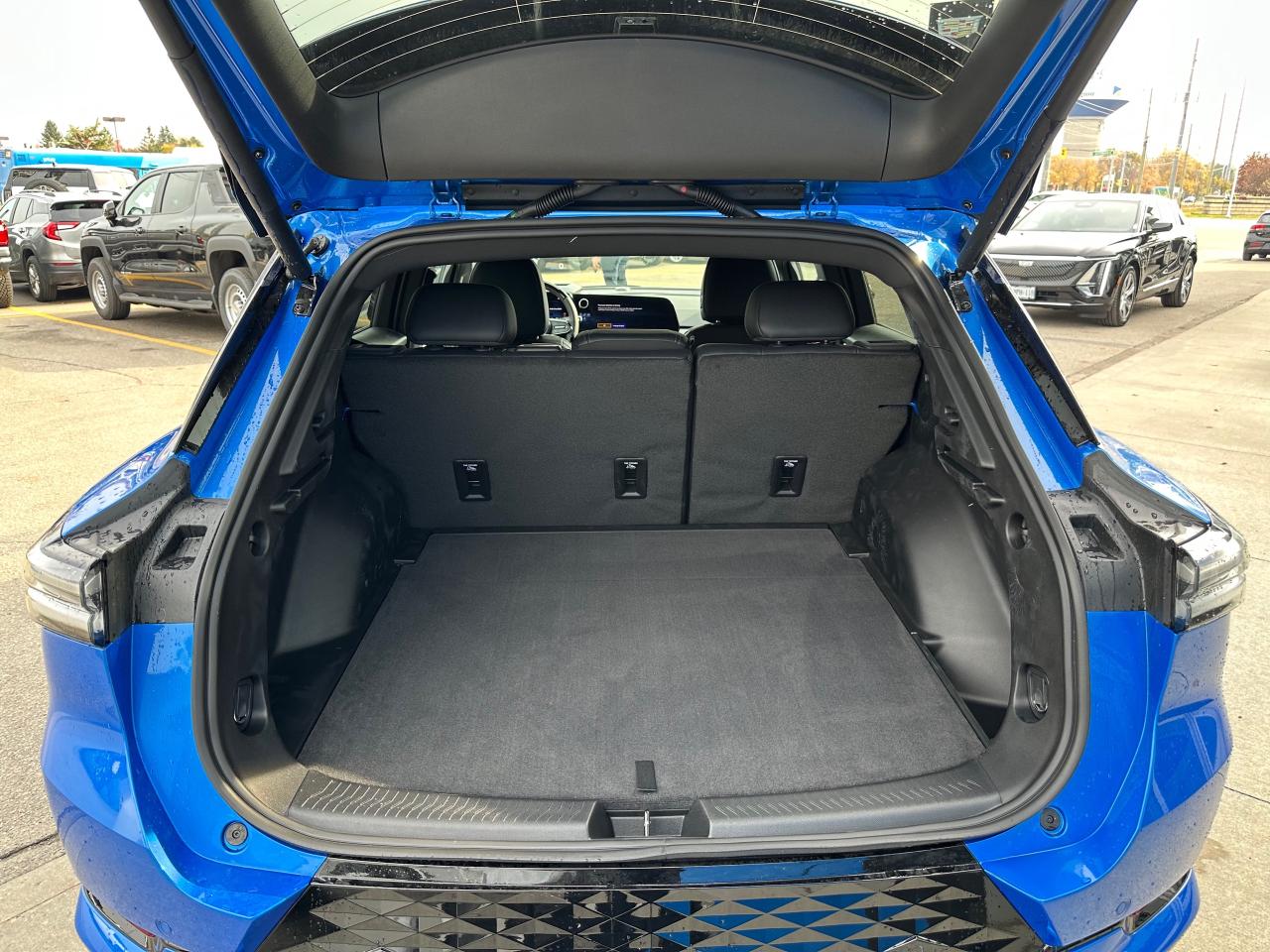 2025 Chevrolet Equinox EV RS 4dr Photo