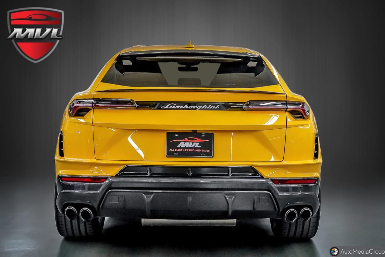 2023 Lamborghini Urus  Photo